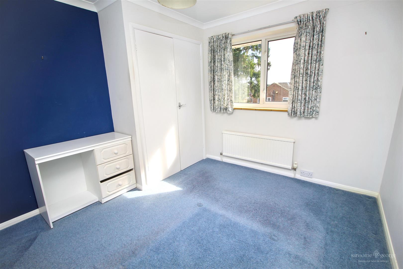 Hillview Close, Tilehurst, Reading